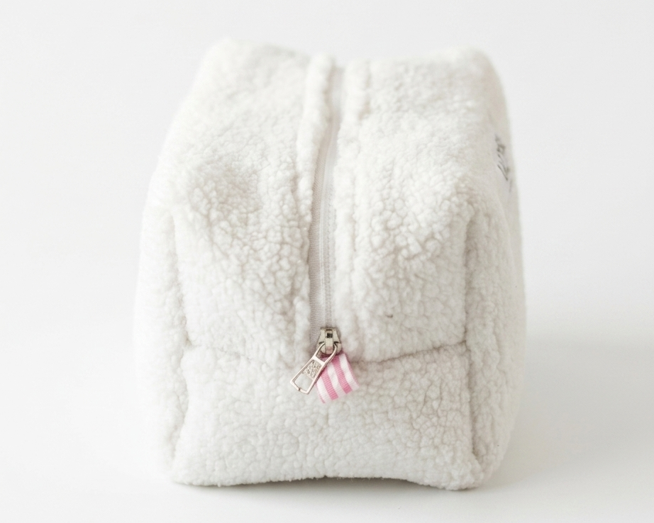 Cream Cloud Large Makeup Pouch